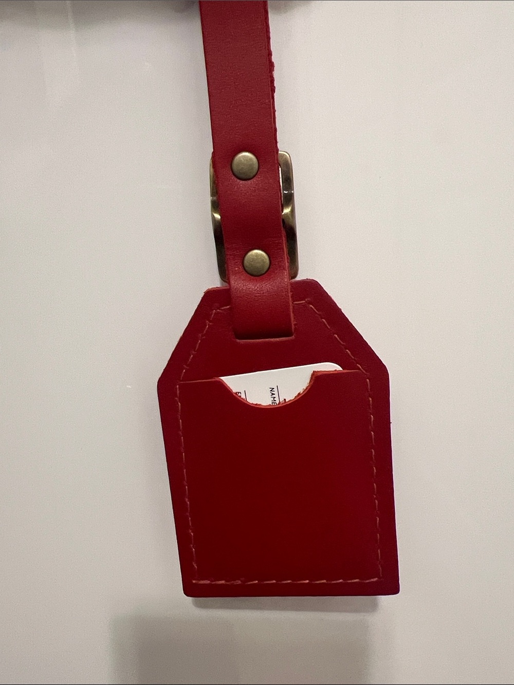 Portland Leather Red Luggage Tag with Brass Buckle - Picture 4 of 4